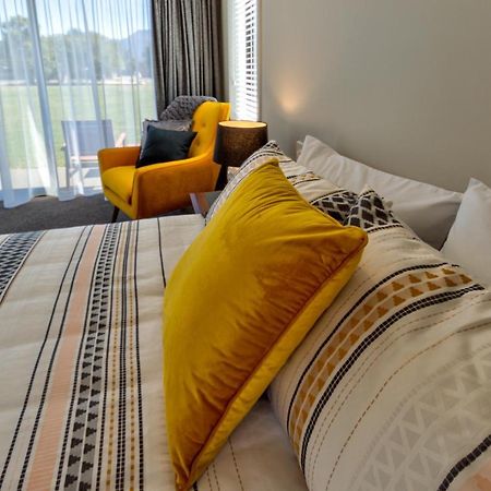 Motel Annies On Milford à Te Anau Extérieur photo